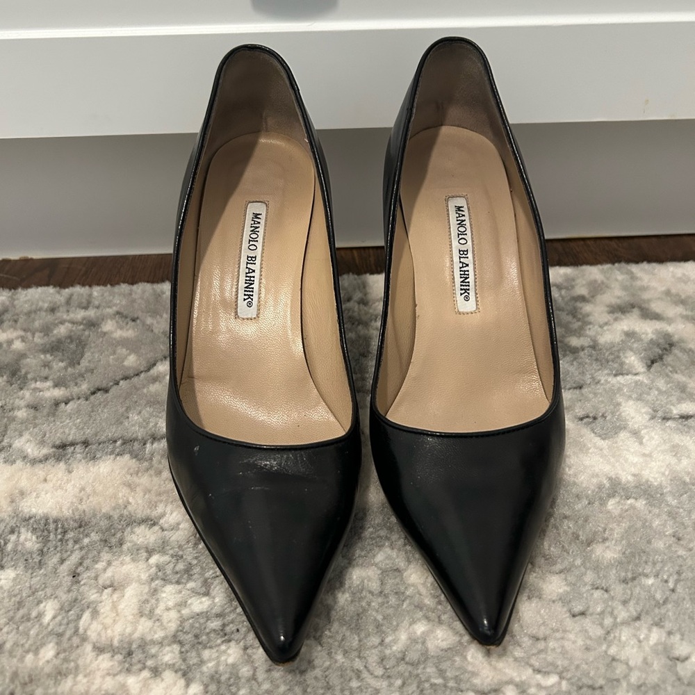 Manolo Blahnik bb black leather pumps